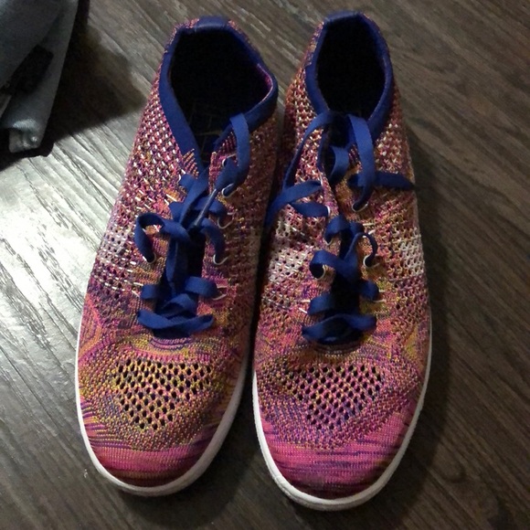 Nike flyknit court shoe - Picture 2 of 3